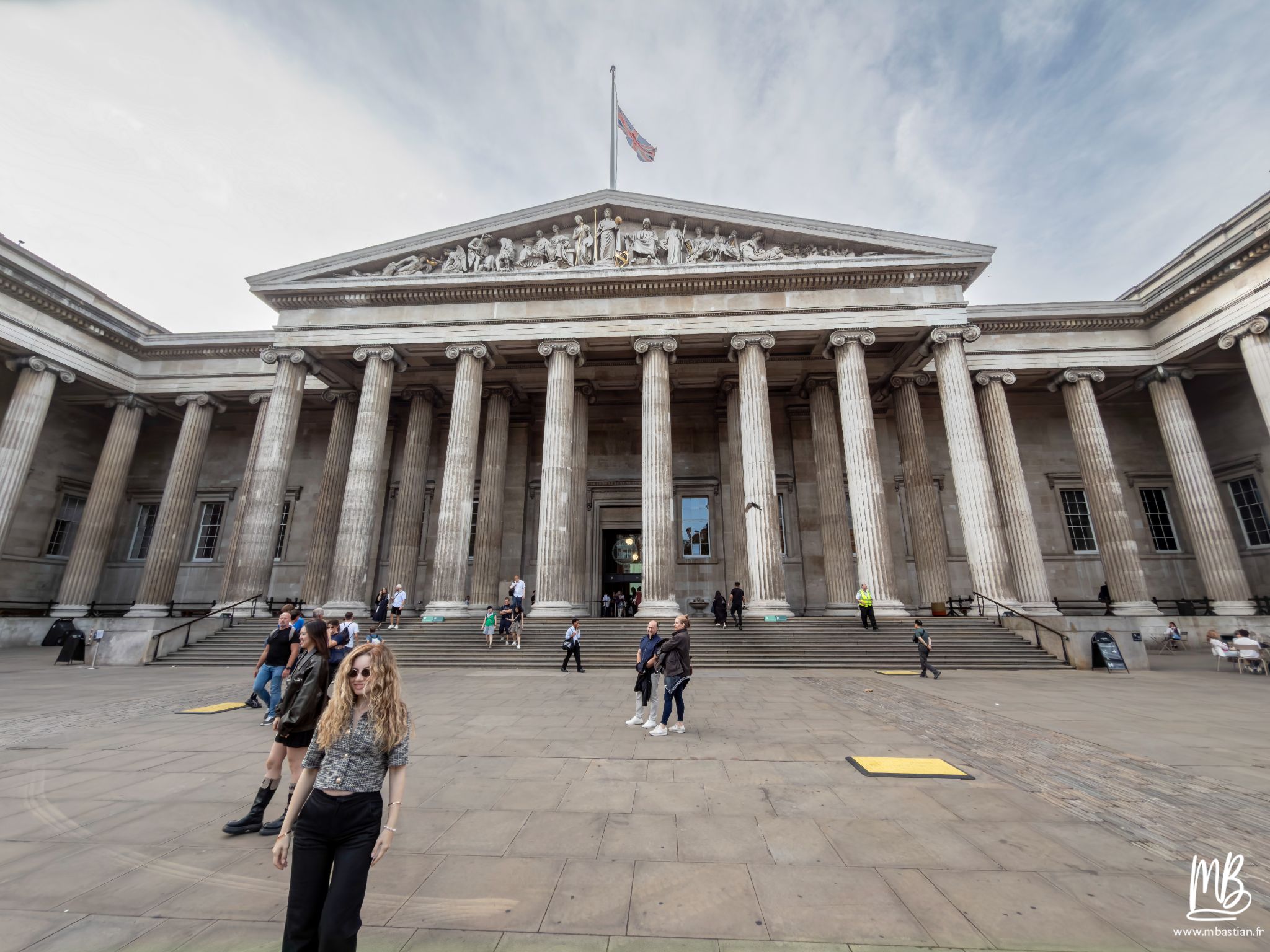 20260828 Londres MB 150