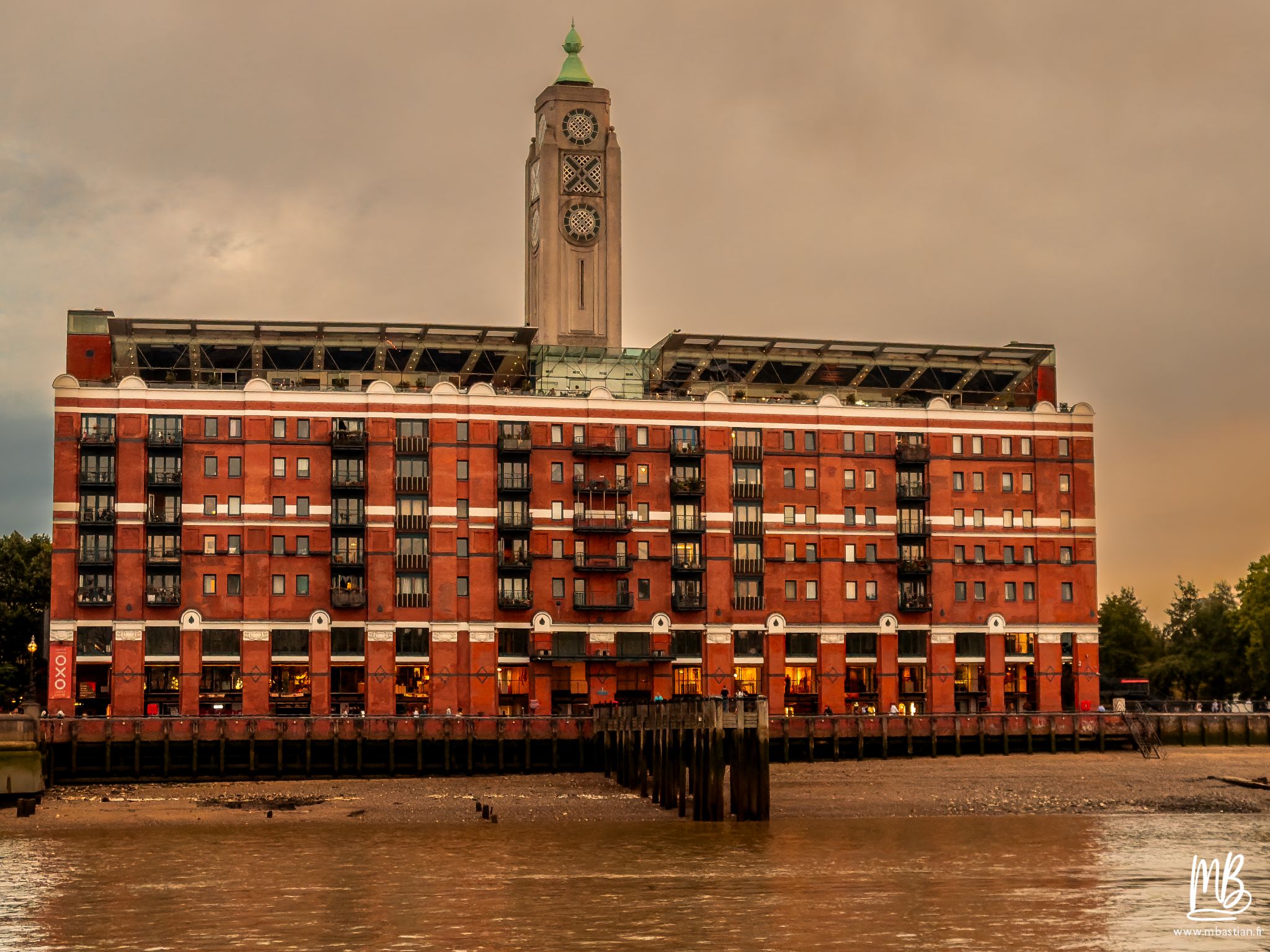 20260827 Londres MB 100