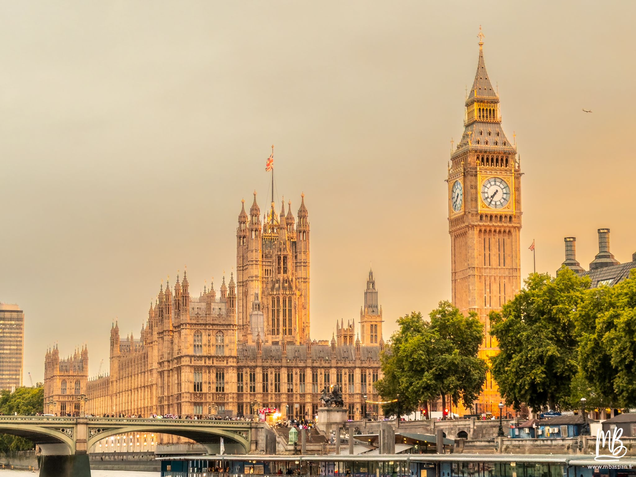 20260827 Londres MB 103