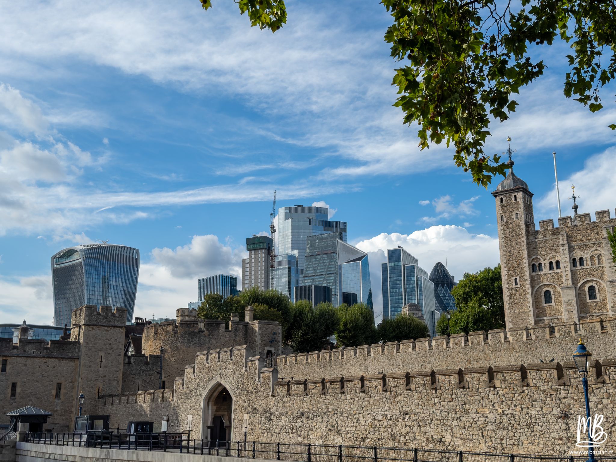 20260827 Londres MB 81