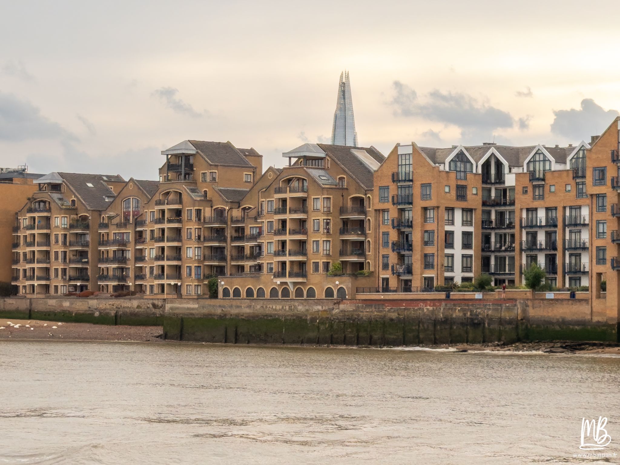 20260827 Londres MB 85